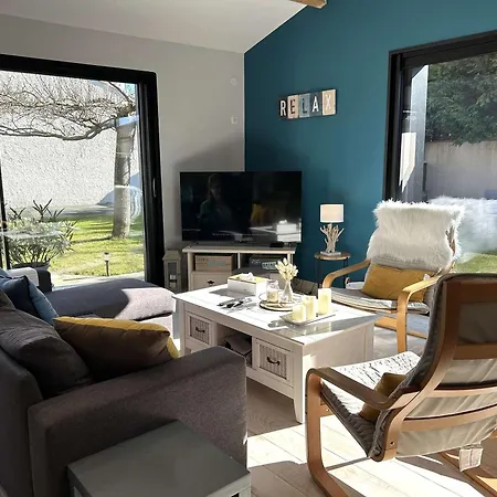 Maison 5 Pieces Avec Wifi, Pres Et Centre, Sur - Fr-1-224a-73 *