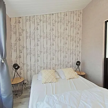 Maison Independante 8 Pers, Terrasse, Proche - Fr-1-224a-73